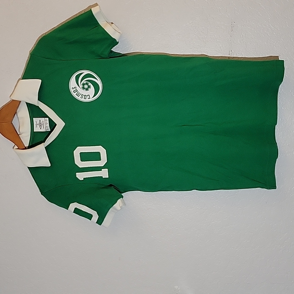 RARE Umbro Green and White Cosmos #10 Men's Soccer Jersey